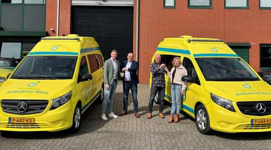 Nieuwe voertuigen voor Stichting Ambulance Wens 