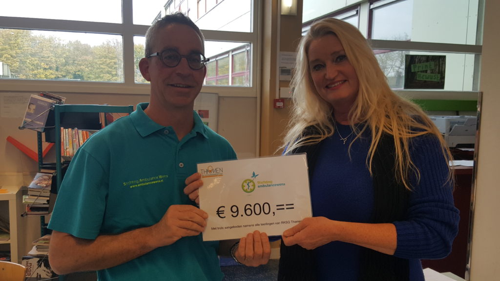 Thamen geeft geld aan Stichting Ambulance Wens